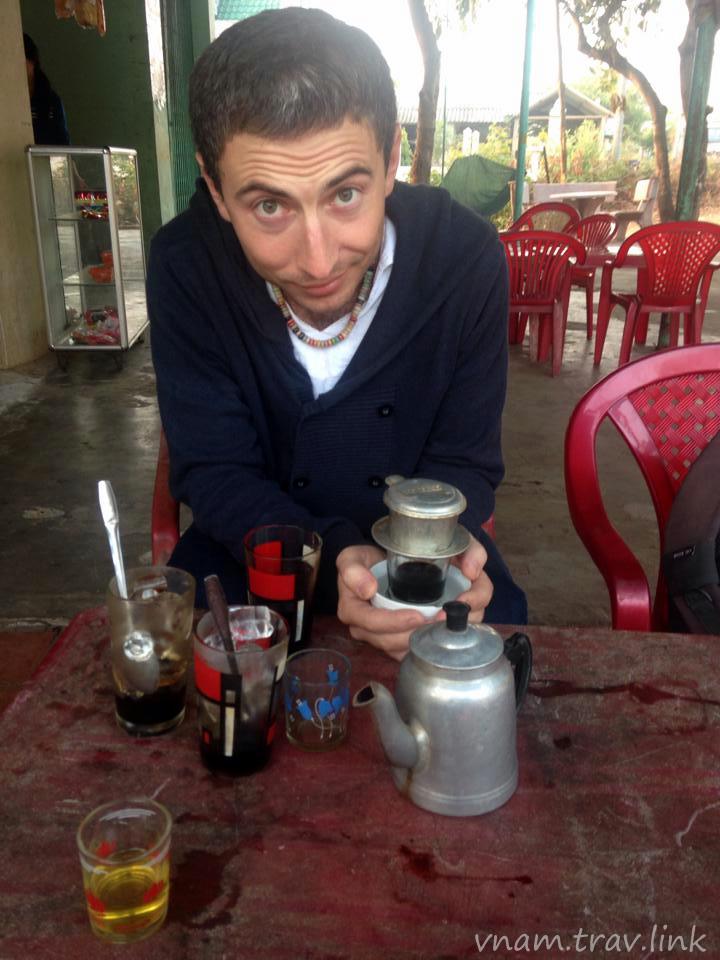 Русфет Кадыров во Вьетнаме с кофе