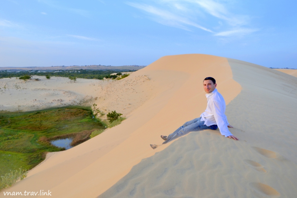 Русфет Кадыров в белых дюнах во Вьетнаме