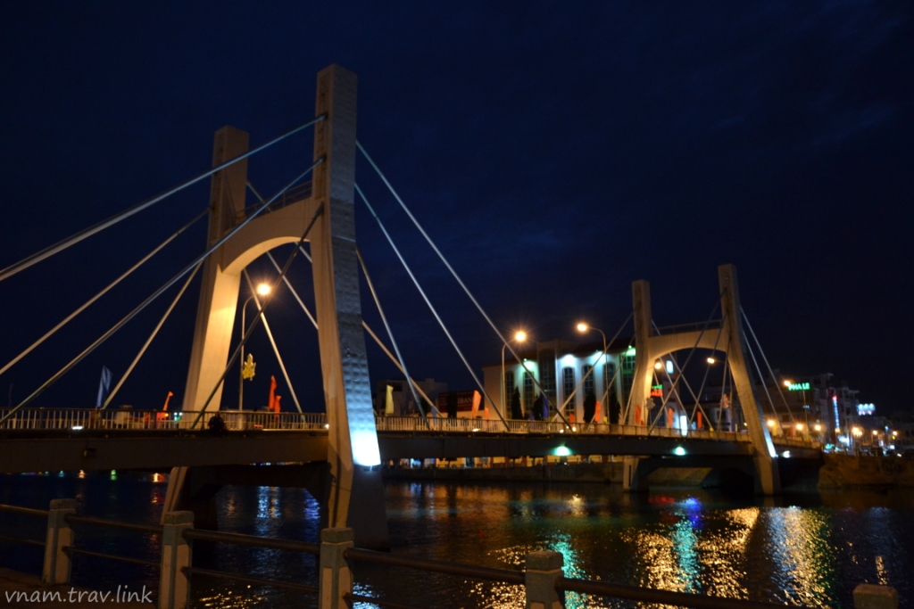 Nhớ cầu Quan Phan Thiết подвесной мост в Фантьете