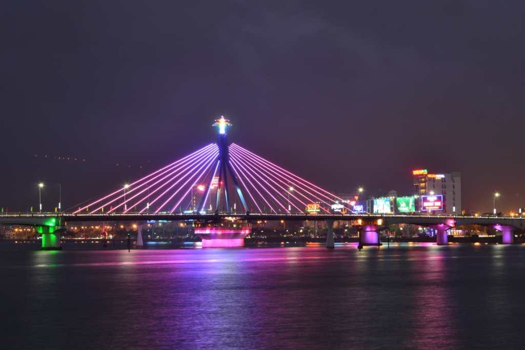Мост хан в Дананге вечером