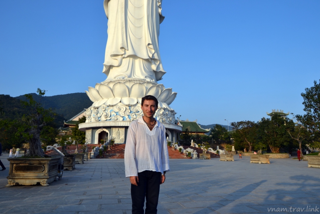 Русфет Кадыров и Леди Будда во Вьетнаме